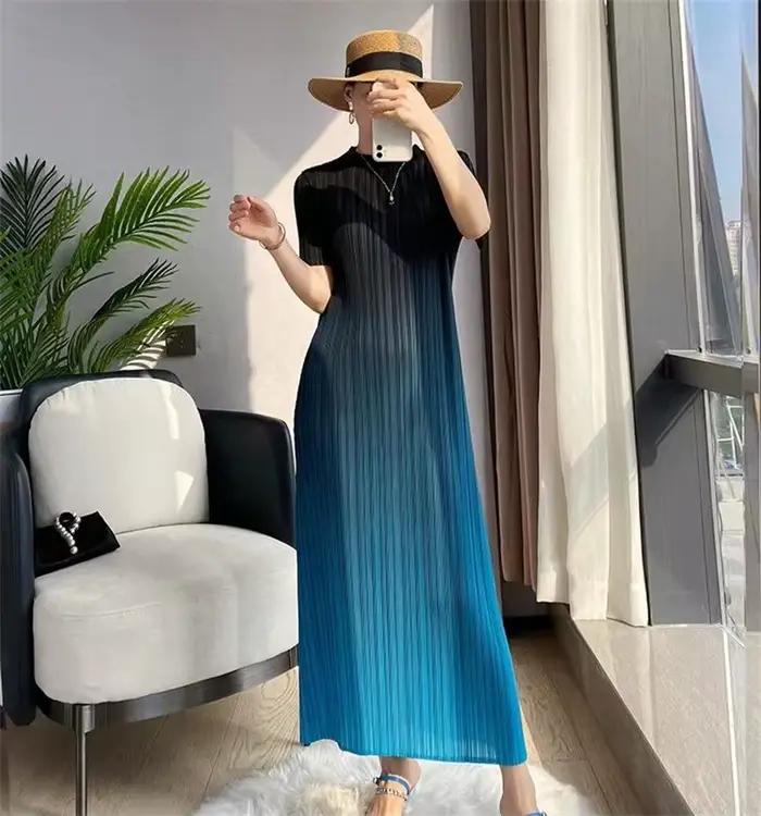 Robe longue plissée dégradée pour femmes, élégante et décontractée, idéale pour les soirées et les occasions spéciales