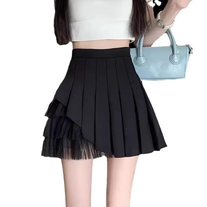 Mini robe en dentelle noire