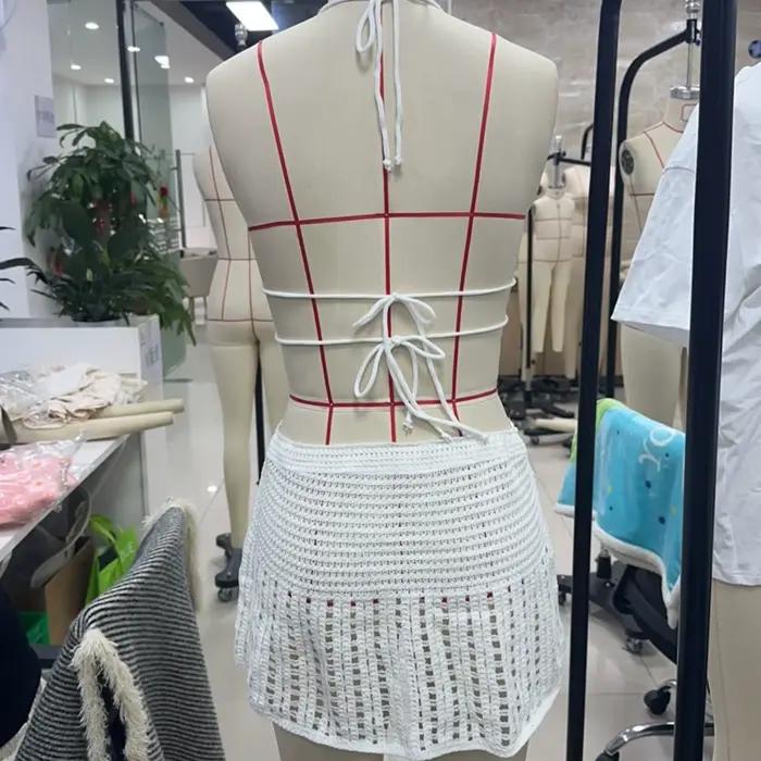 Robe Courte Tricotée Femme Été Plage Halter Crochet Couleur Unie Découpes Dos Nu Coupe Ajustée