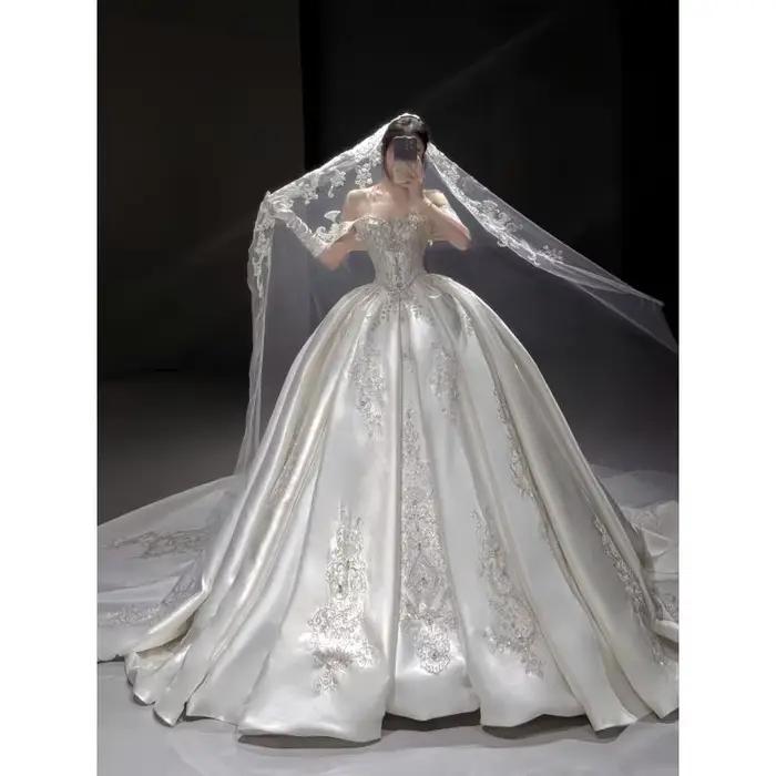 Robe de mariée légère en Satin