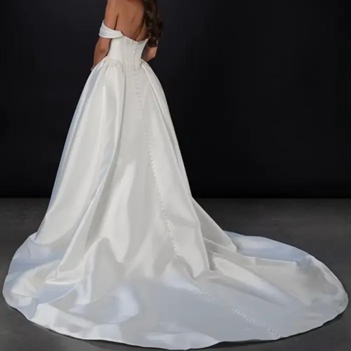 Robe de mariée de luxe personnalisée en satin ivoire