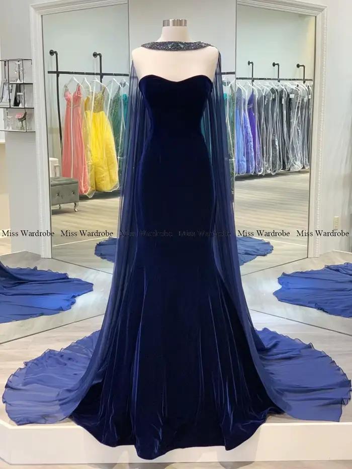 Robe de soirée sirène en velours bleu marine avec perles