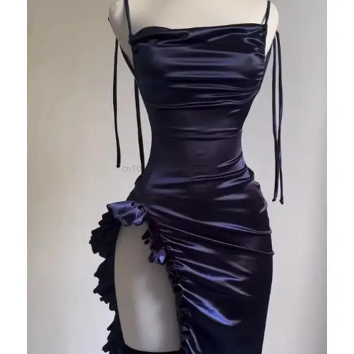 Robe longue plissée sans manches à lacets