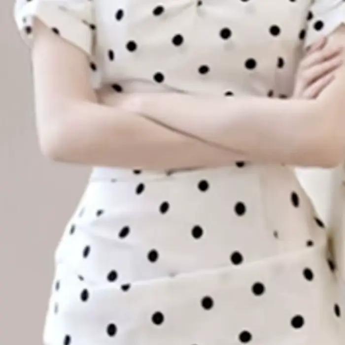 Robe mi-longue noire pour femme