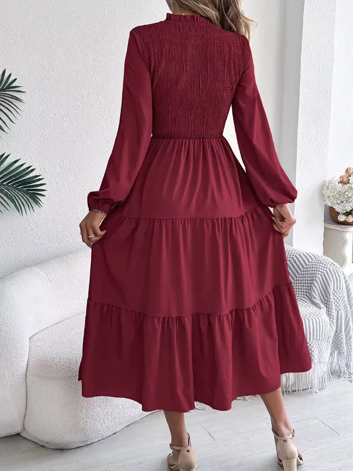 Robe mi-longue à manches longues et col rond pour femmes
