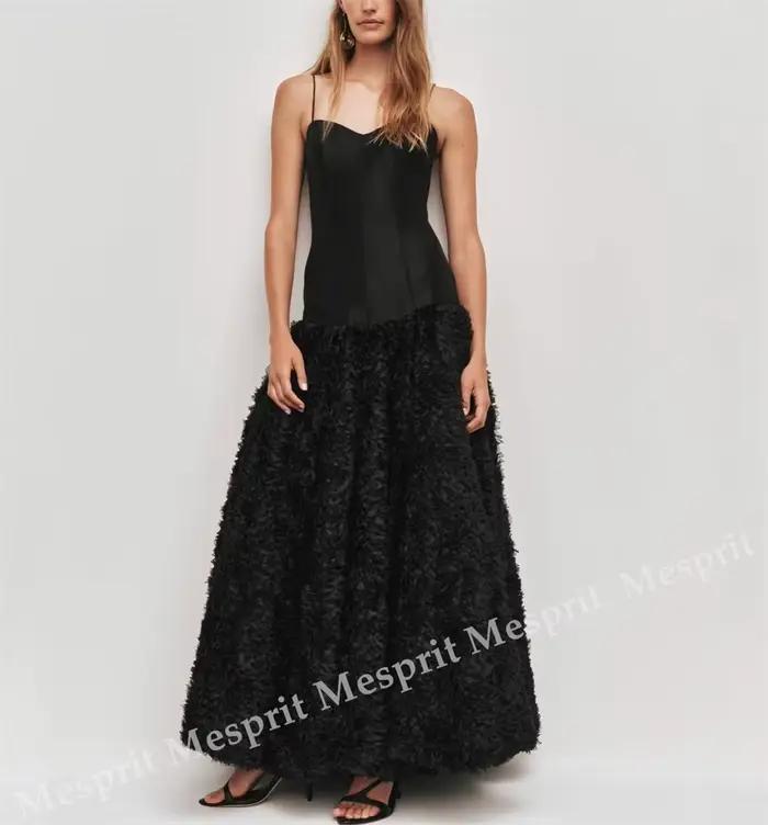 Robe de soirée personnalisée et charmante avec bretelles spaghetti