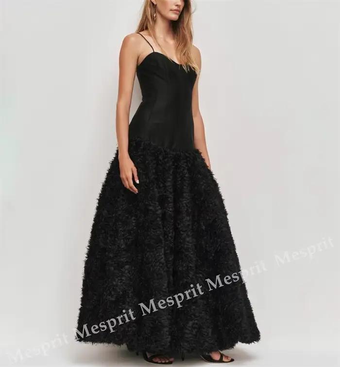 Robe de soirée personnalisée et charmante avec bretelles spaghetti