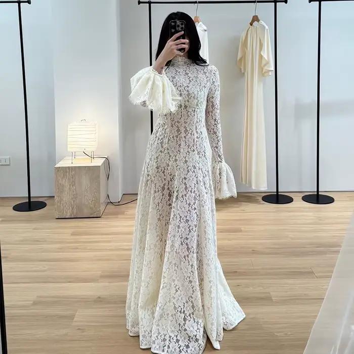 Robe longue élégante en dentelle française