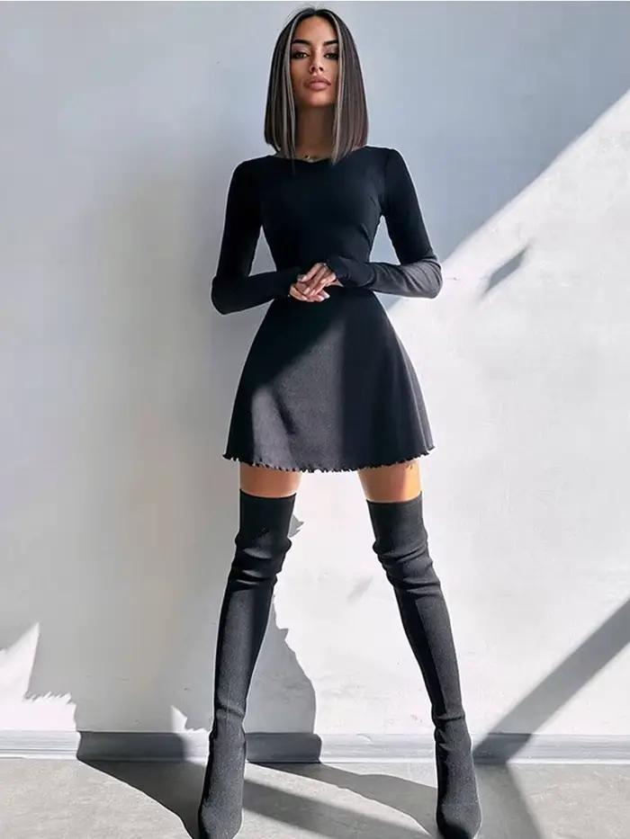 Robe courte noire sexy à manches longues et col en V pour femmes