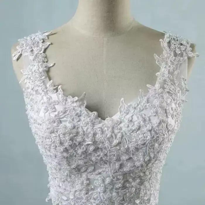 Robe de mariée principale de mariée brodée en dentelle sans manches