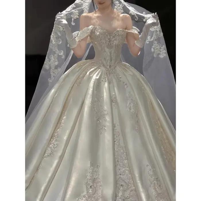 Robe de mariée légère en Satin