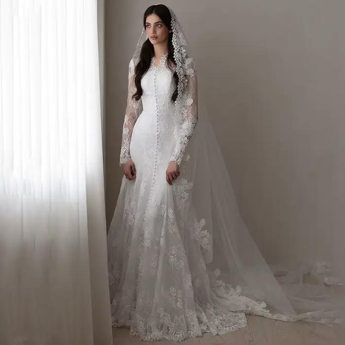 Robe de mariée saoudienne personnalisée avec col en V, manches longues, dentelle et train balayant pour femmes occasions spéciales