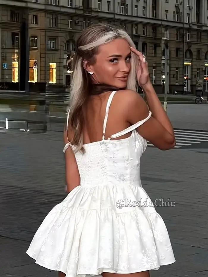 Robe d'été ReddaChic vintage en satin à motifs floraux