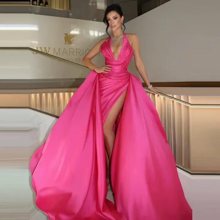 Robe de soirée longue en satin fuchsia