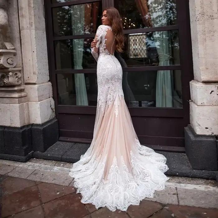 Robe de mariée sirène en dentelle avec manches longues, bouton arrière, train de balayage, col en V pour femmes occasions spéciales