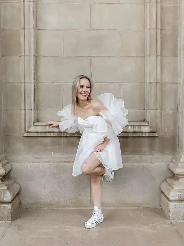Robe de bal blanche à épaules dénudées