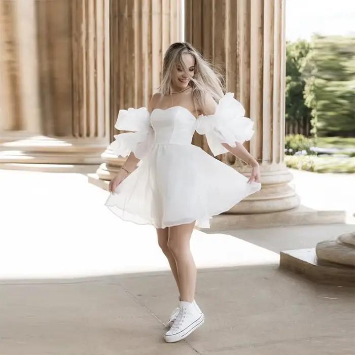 Robe de bal blanche à épaules dénudées