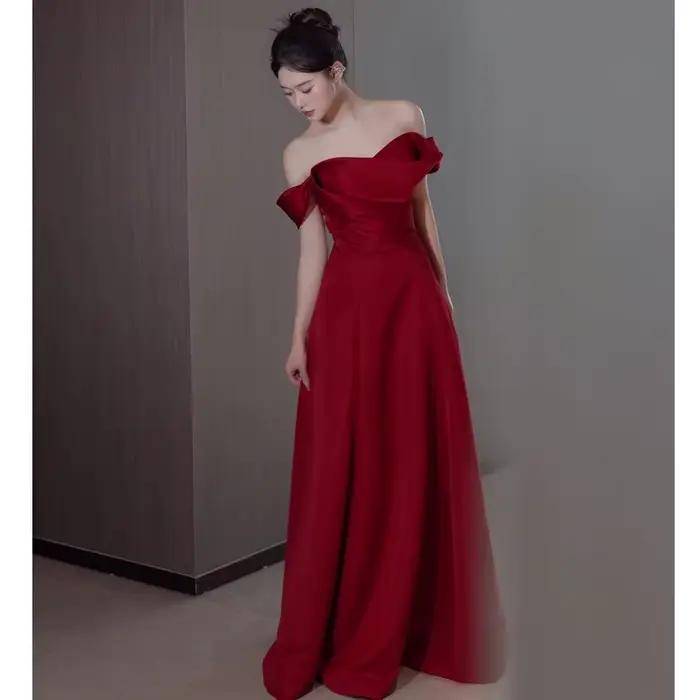 Robe de mariée en Satin asymétrique épaule dénudée