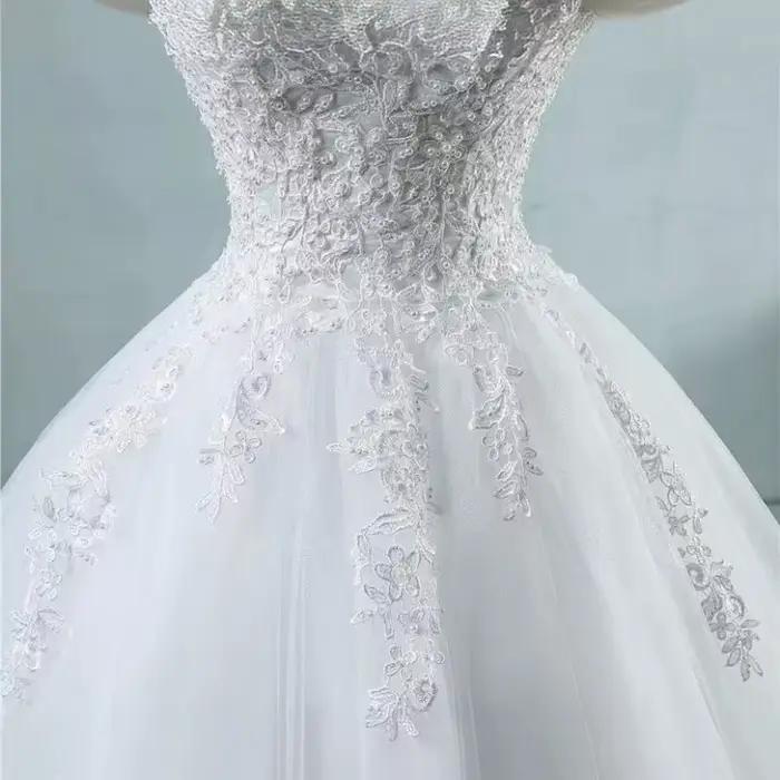 Robe de mariée principale de mariée brodée en dentelle sans manches
