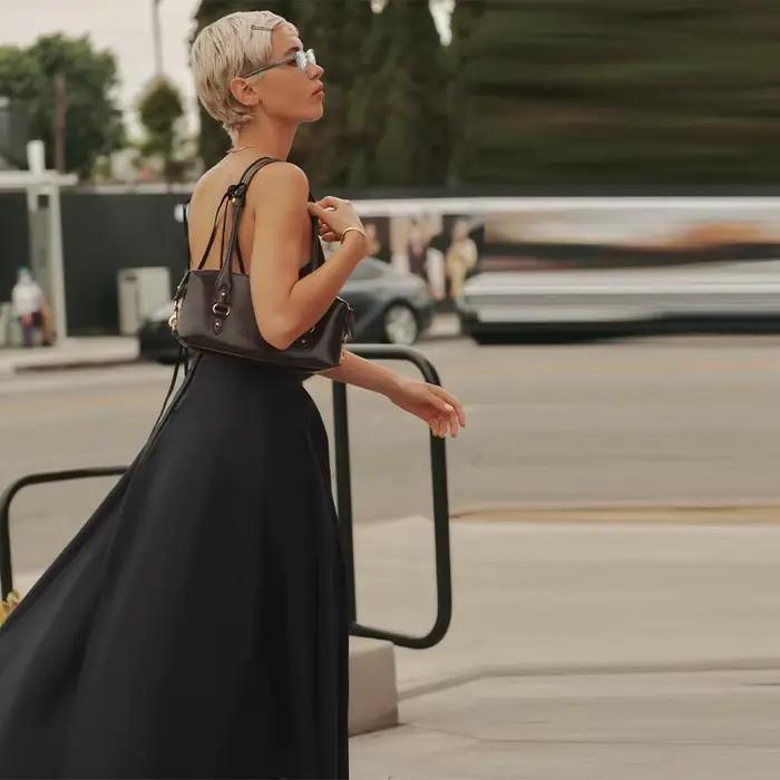 Robe midi noire pour femme