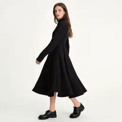 Robe noire élégante pour femme