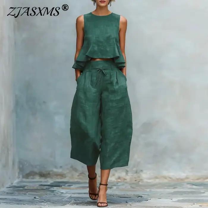 Ensemble décontracté élégant pour femmes avec débardeur sans manches et pantalon à volants pour occasions spéciales et quotidienne
