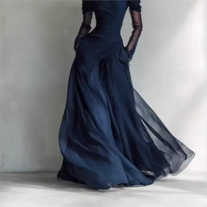Robes de soirée bleu marine à épaules dénudées