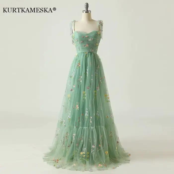Robe de soirée longue de luxe avec broderie florale pour femmes