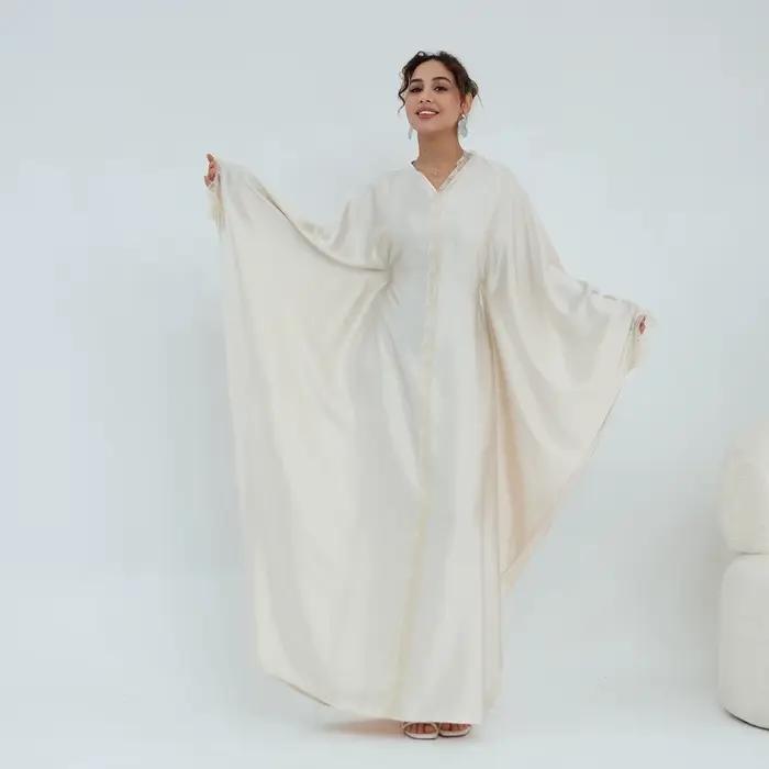 Robe en dentelle pour femme