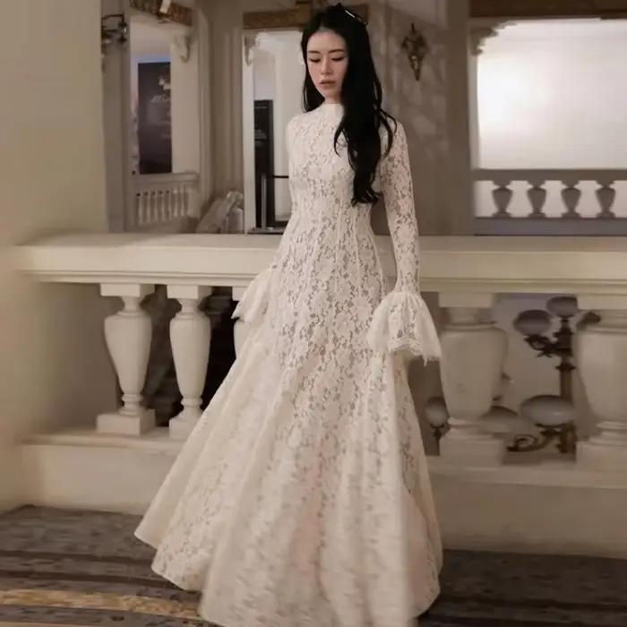 Robe longue élégante en dentelle française