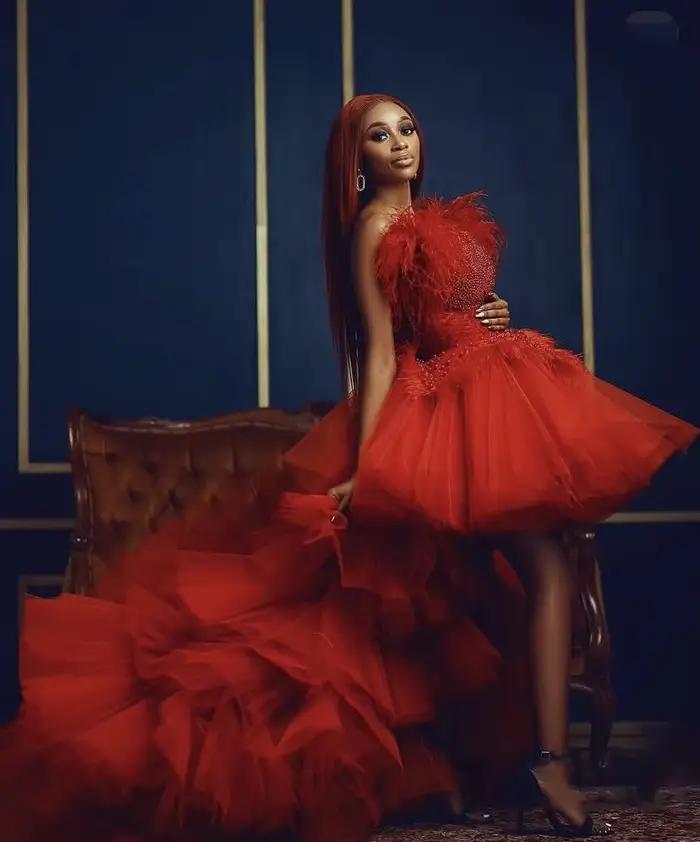 Robes de bal rouges asymétriques longues en tulle