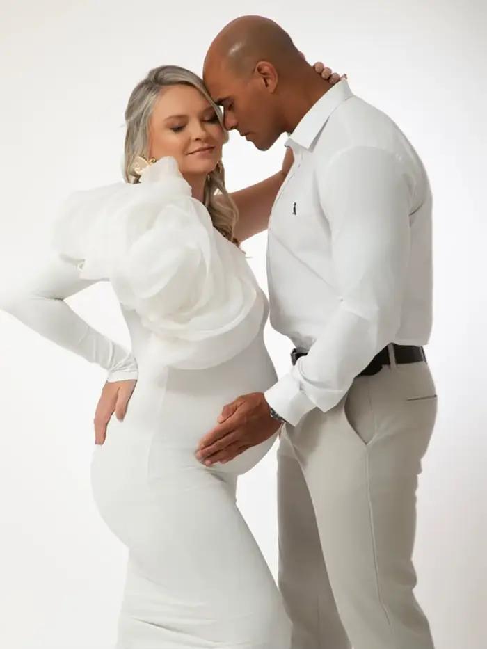 Robes de sirène blanches délicates avec grande fleur faite à la main