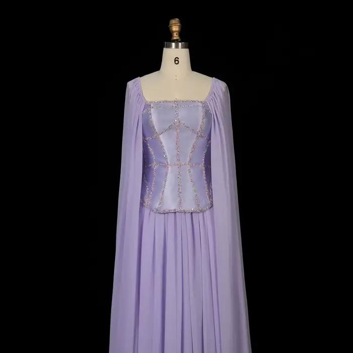 Robe de soirée longue carrée en mousseline de soie lilas de luxe Sharon Said 2026 avec manches cape pour femme