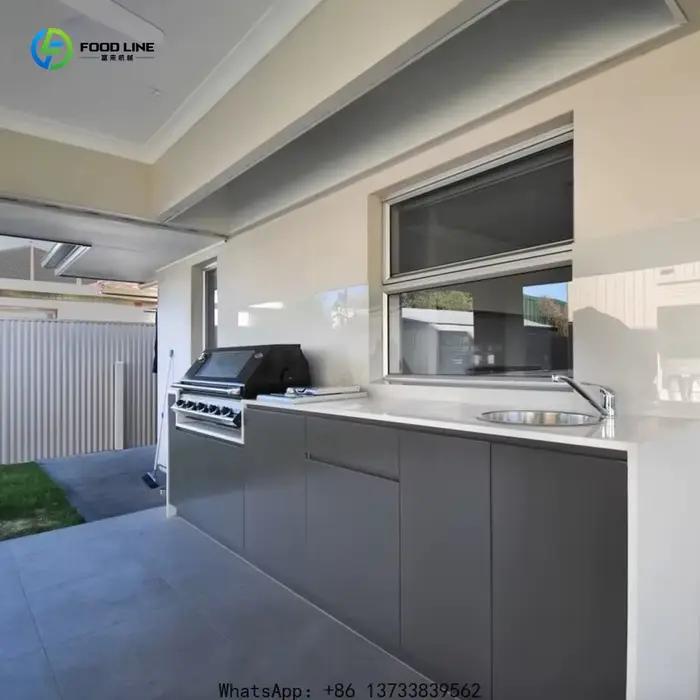 Îlot de cuisine extérieur sur mesure avec évier, barbecue haut de gamme moderne en acier inoxydable et armoire de cuisine
