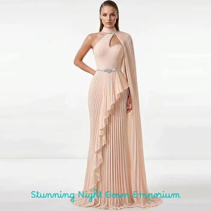 Robe de soirée simple en mousseline à une épaule avec ceintures délicates en cristaux