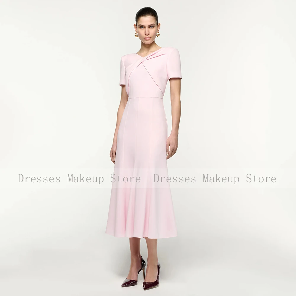 Robe cocktail sirène personnalisable avec décolleté cuillère et dos croisé pour femmes de toutes occasions formelles