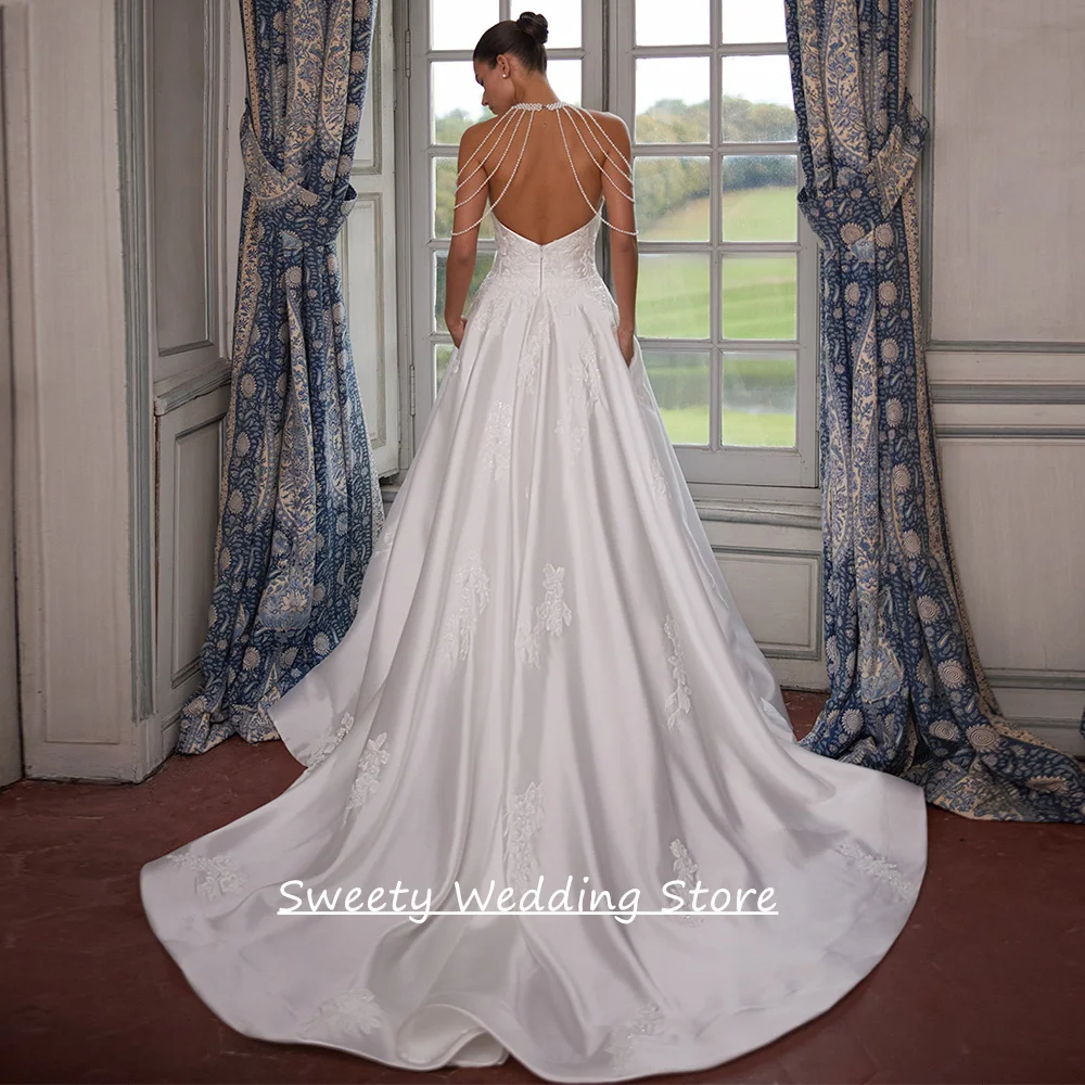 Robe de mariée moderne personnalisée avec perles
